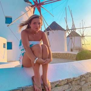 Meet your Posher, Riley